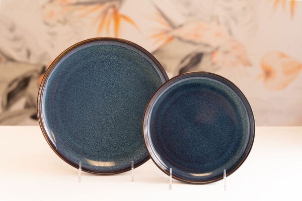 Eventus Orlando Rental Deep Blue Plates